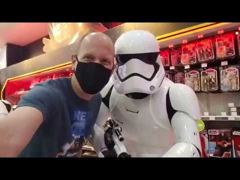 Visiting Singapore's Toys R Us in 2020!