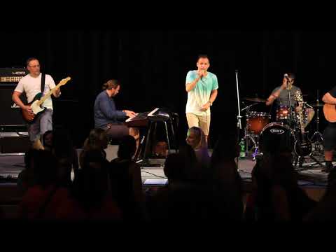 CHLAPI V SOBĚ - Šrouby do hlavy [Lucie] - live 2018