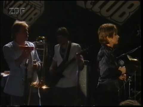 Astrud Gilberto & Jobim Orchestra - Girl from Ipanema