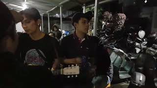 Download lagu Legenda Pengamen Kreatif Malang, Nyanyi Rumangsamu Penak! Saweran Mengalir Deras mp3