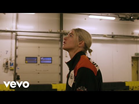 Julia Lov - Säg som det är