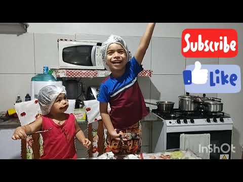 COMO FAZER UM DELICIOSO BOLO DE CHOCOLATE COM LEON E LYAN 😋😋😋😋