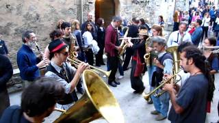 preview picture of video 'MENSANO FESTA DELLA VENDEMMIA 2010: IL GRUPPO FIATI SPRECATI'