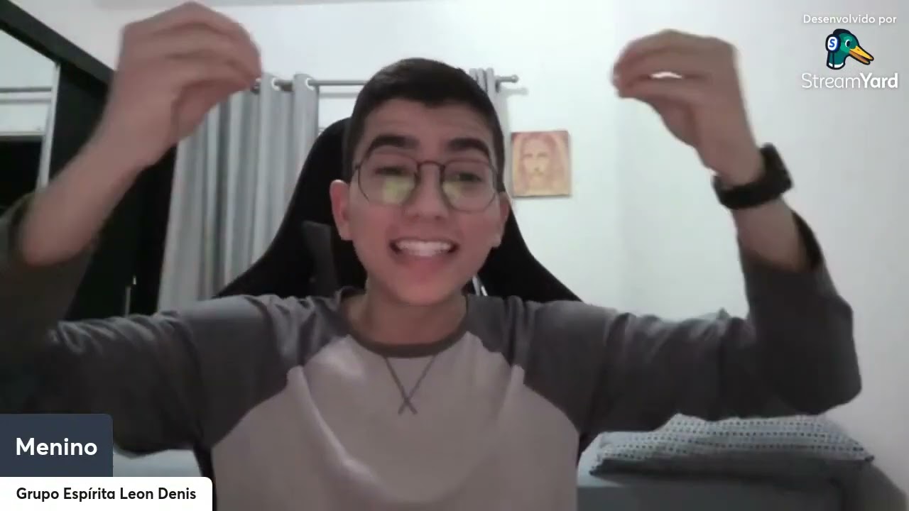 Victor Hugo, Menino, fala sobre Espiritismo, Chico Xavier e Emmanuel