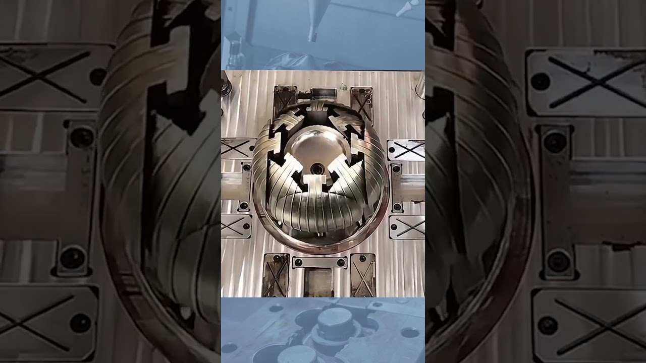 Collapsible Core Mold Mechanism - Inward Retraction