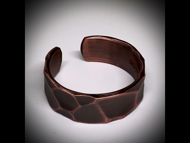 خاتم نحاسي مطروق (عريض)