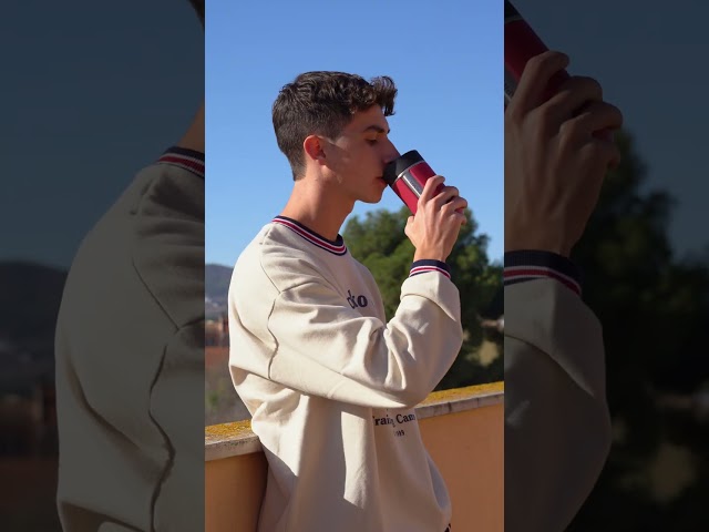 Vídeo relacionado con Nespresso City Sun Yellow Travel Collection - Taza pequeña, 300 ml