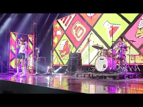 QWER - 고민중독★JSA경비대대 / KFN 위문열차 R-CAM 202406