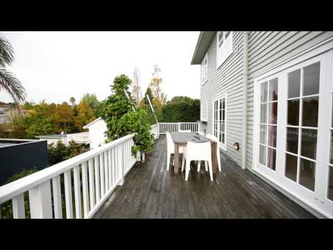 25 Seascape Road, Remuera - Simon Siddells & Brooke Graham