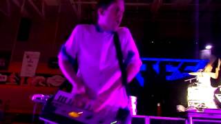 Show The World Your Love-Family Force 5 (live)