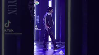Download lagu Lol Hyungwon can’t hold his laugh 😭🤣🤣 #shorts #monstax mp3