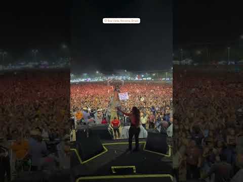 momento que Simone Mendes canta pagode no show em Roraima #simonemendes #shorts #youtubeshorts #top