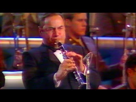 Stealin' Apples - Peanuts Hucko 1984