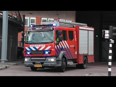 PRIO 1 TS 15-5530 HW 15-5550 met spoed naar Woningbrand in Delfgauw