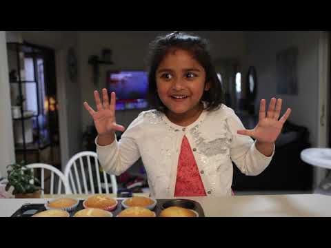 Kyra Baking Cupcakes | Kids Baking Cupcakes 🧁
