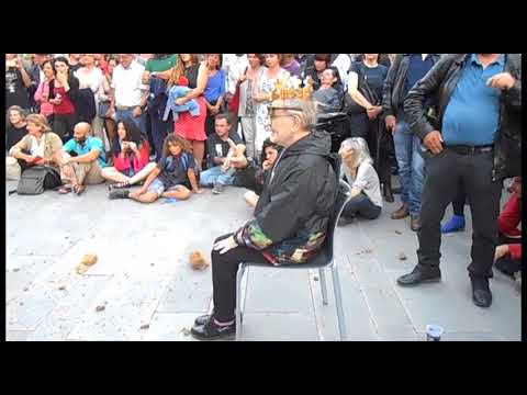 Performance d'Arrabal, Serge Pey et Chiara Mulas aux Abattoirs de Toulouse (2017) de Gérard Courant