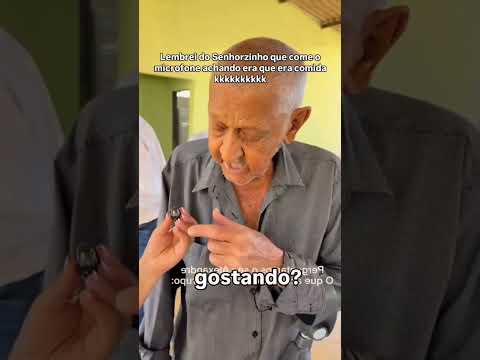 Mineiro viral: idoso confunde microfone com quitute e diverte web.