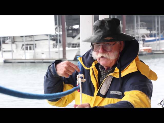 Rolling Hitch - How to tie a Rolling Hitch | Boating Knots