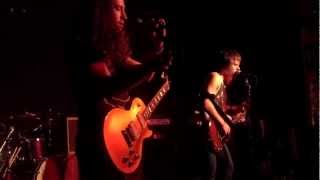 Tyler Bryant and the Shakedown-Fools Gold