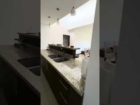 Venta de Casa en Cariari de Heredia Condominio Los Arcos