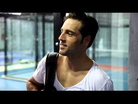 David Bustamante jugando a Padbol en el Gusanillo Sport