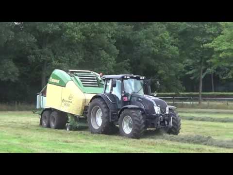Loonw. Ginneberge - Adegem - Valtra T 173 en Krone Comprima