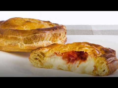 RUSTICI PUGLIESI con pomodoro e mozzarella | Ricetta Originale