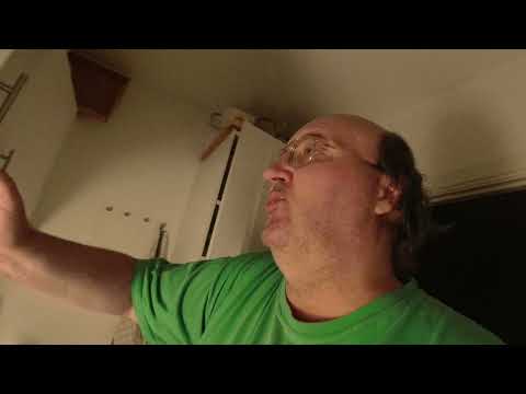 MongoTV_7878 - FEDE YOUTUBER JOHN SPISER EN PAKKE SNØFLER FREDAG AFTEN