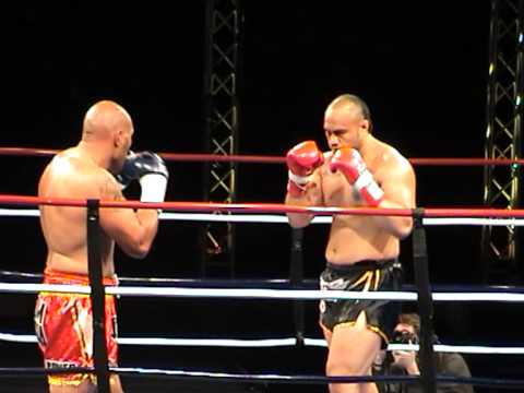 Erick Mustang vs Cedriric Kongaika Canberra 30-07-11