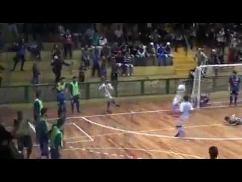 GOLAÇO! Xaropinho e Cesinha tiram onda!