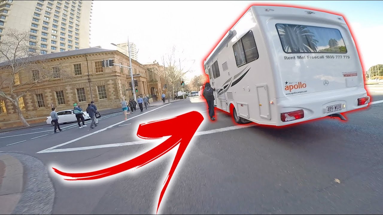 I CANT BELIEVE HE SKITCHED THIS ON A SCOOTER!