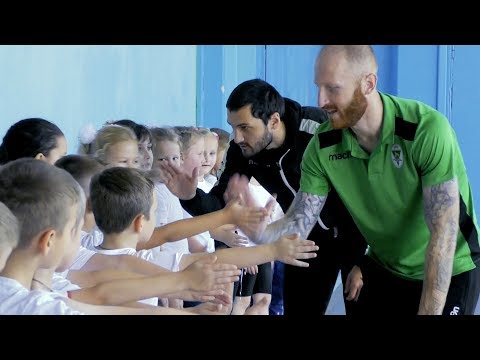 Футболисты "Гомеля" провели урок физкультуры