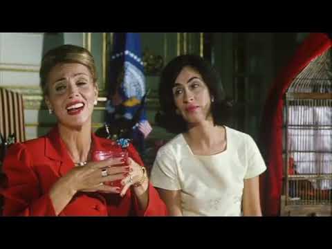 A MULHER QUE ACREDITAVA SER PRESIDENTE DOS EUA de João Botelho (2002) – trailer