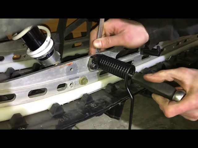 Скребки для склизов снегохода. Замена склизов. Склизы на ямаха викинг. Склизы динго 125. Подвеска тайга 500.