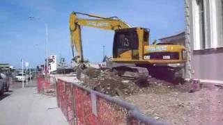 preview picture of video 'CAT 320D Digger'