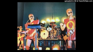 Devo - In Heaven (Everything Is Fine) &amp; The One That Got Away Live 1979