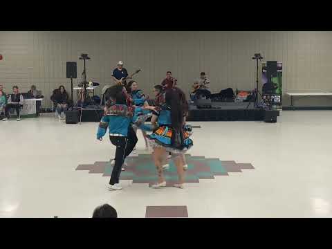United Thunder Square Dancers - Breakdown, Red River Jig, Orange Blossom Special