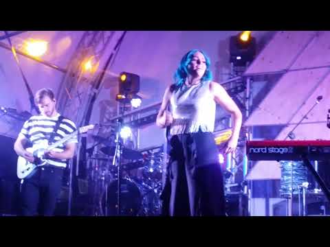 Sheppard performing Coming Home and Love Me Now live in Adelaide