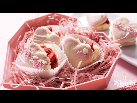 Be My Valentine Korean-style “Fat” Macarons / 딸기 뚱카롱 / Juicy and Sweet Macarons for Valentine's Day!