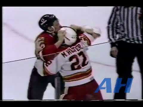 NHL Nov. 18, 1989 Mark Hunter,CGY v Dave Manson,CHI Calgary Flames Chicago Blackhawks