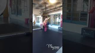 Flying Pole treino - Mey Pole Dance Studio
