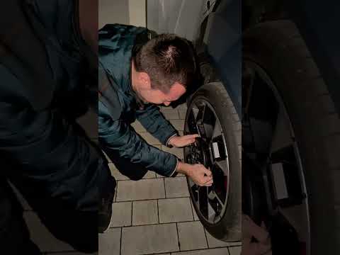 ⚠️ ACHTUNG ‼️ Niemals auf euren Reifen stecken 😭 #reifen #auto #fail #warnung #zukunft