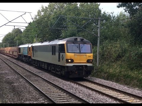 GBRf 92044 "Couperin" and 'Day and Night" 66720 on 6L48 Garston-Dagenham through Winsford 02-10-2017