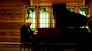 Lincoln Mayorga - Nola