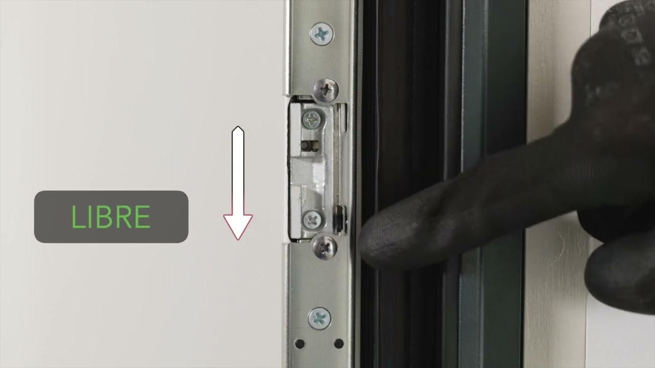 Réglages portes d'entrée: gâche journalière (portes d'entrée alu 85mm avec barre de tirage)