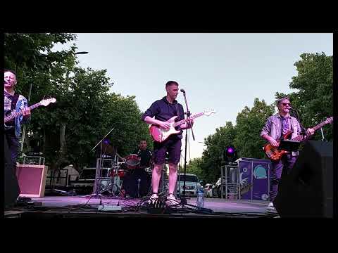 "Tío Jesse" haciendo Tomé Demasiado, de Pappo, en Salliqueló.