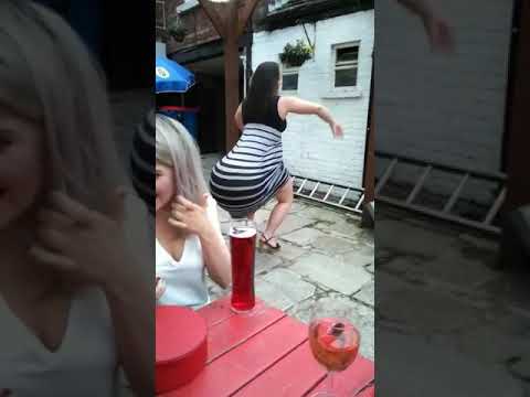 download lagu mp3 mp4 Bumble Bee Mum, download lagu Bumble Bee Mum gratis, unduh video klip Bumble Bee Mum