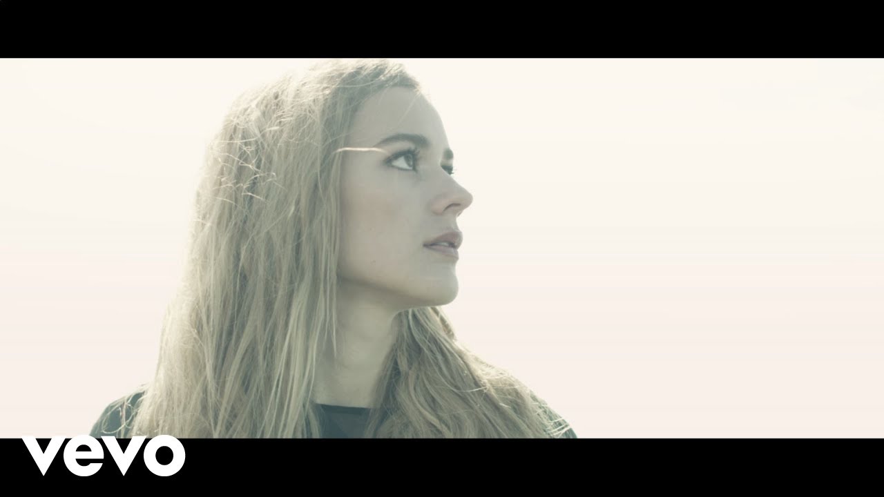 Emmelie de Forest — Hunter & Prey