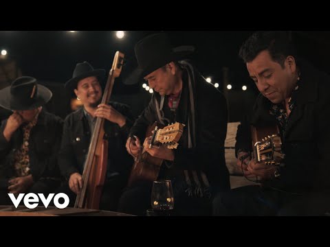 Me Estoy Volviendo Loca - La Santa Cecilia