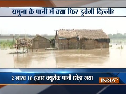 भारी बारिश के बाद हिमाचल में लैंडस्लाइड, दिल्ली में यमुना का जलस्तर बढ़ा